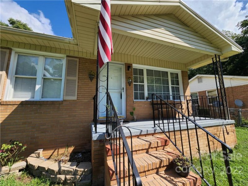 Property image 2 at 2806 Mary Avenue, Gastonia, NC 28052