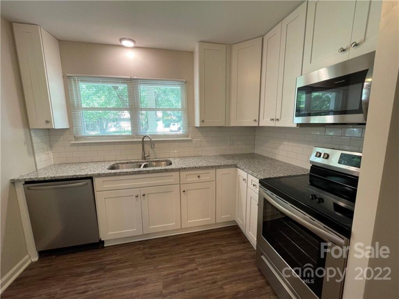 Property image 5 at 6838 N Ridge Court, Charlotte, NC 28215