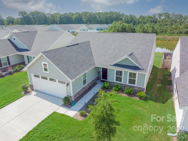 Property image 2 at 5028 Macvittie Lane, Charlotte, NC 28214