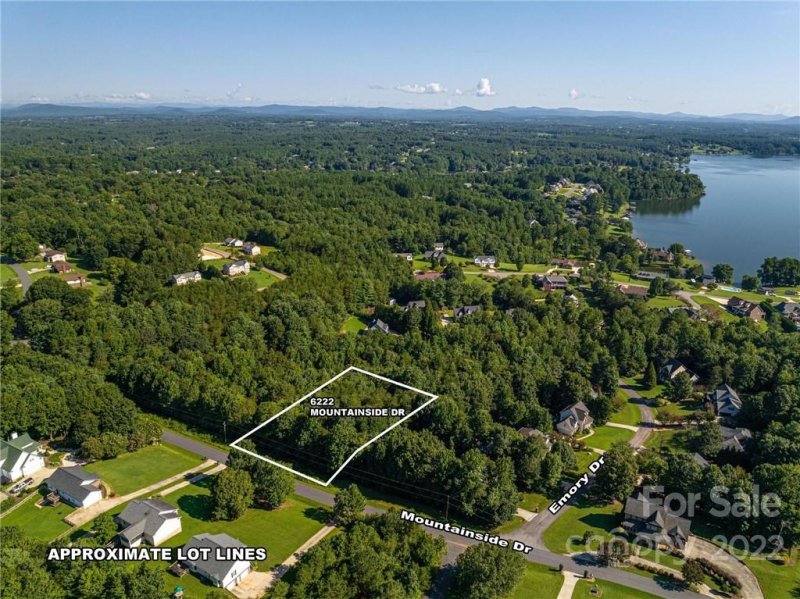 Property image 3 at 6218 Mountainside Drive, Hickory, NC 28601