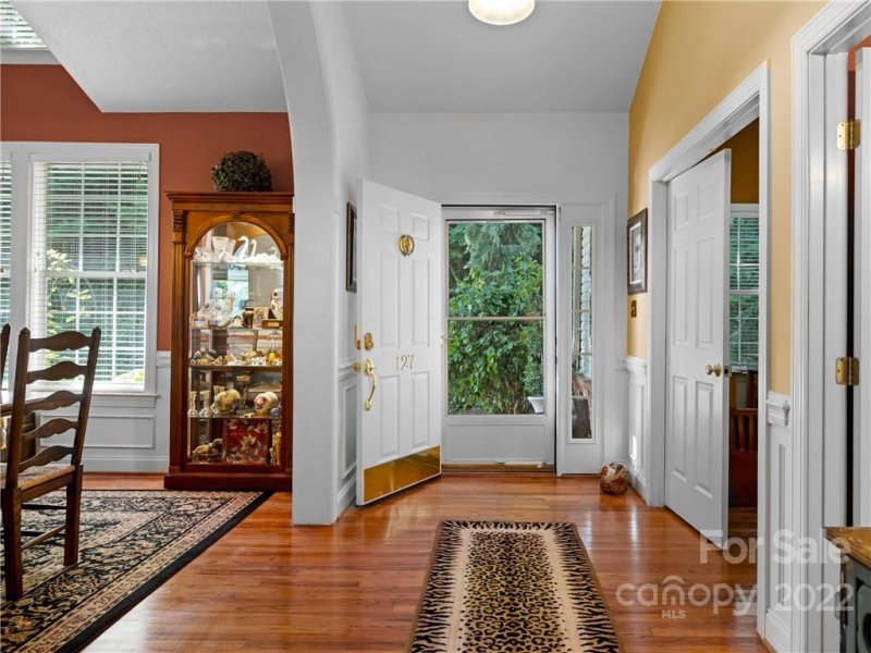 Property image 4 at 127 Poppy Lane, Asheville, NC 28803