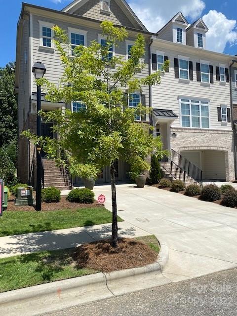 15125 Rocky Bluff Loop