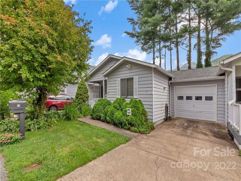 Property image 3 at 101 Market Street, Maggie Valley, NC 28751