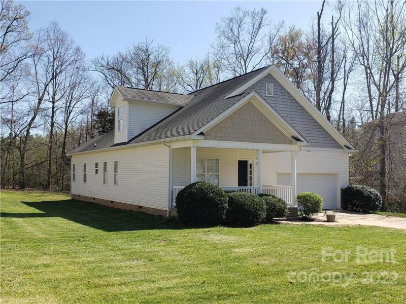 Property image 2 at 626 Neal Drive, Charlotte, NC 28213