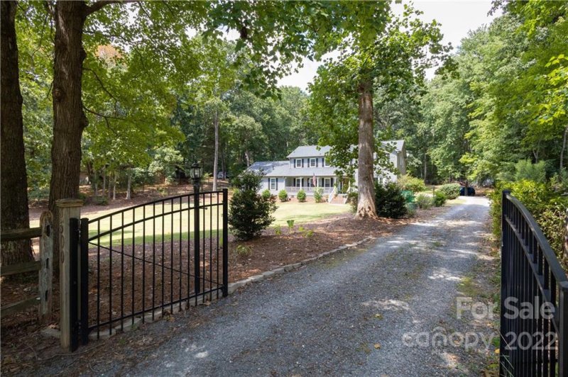 Property image 3 at 3500 Oxbow Court, Matthews, NC 28105