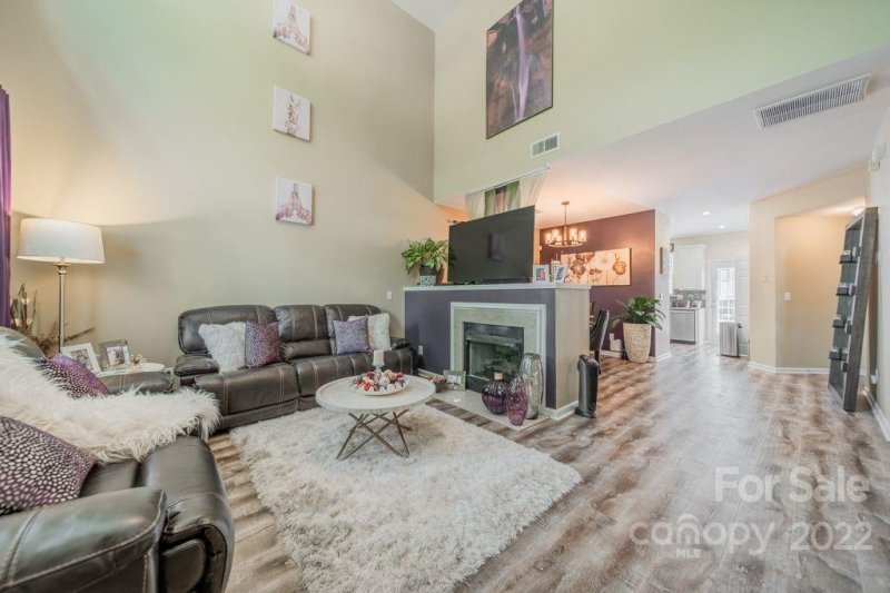 Property image 2 at 2160 Whispering Way, Charlotte, NC 28212