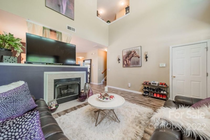 Property image 5 at 2160 Whispering Way, Charlotte, NC 28212