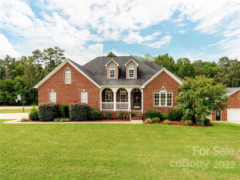 319 Autumnlight Drive