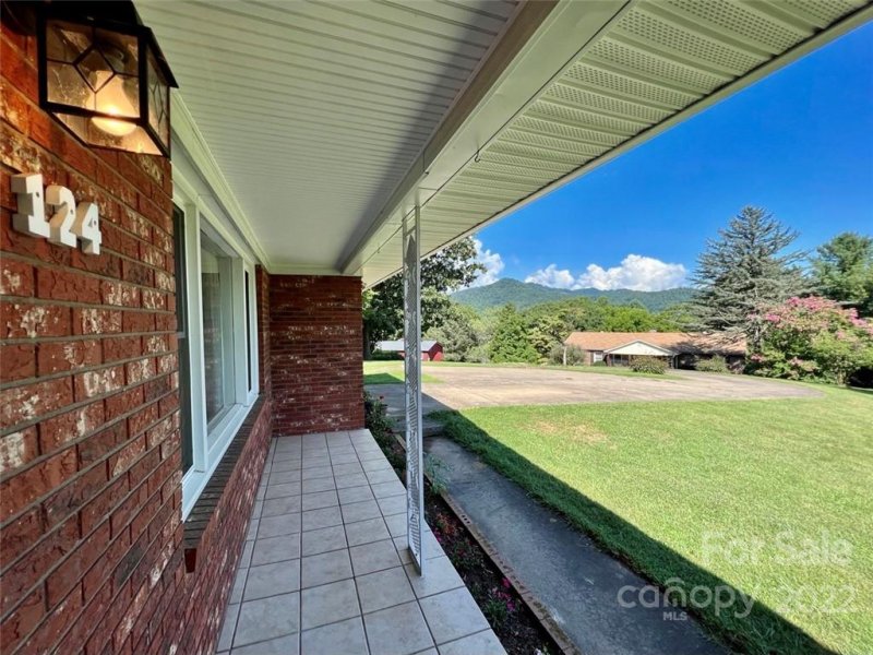 Property image 3 at 124 Leaf Lane, Clyde, NC 28721