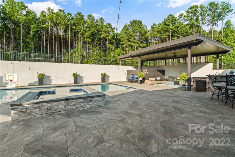 Property image 2 at 342 Kenway Loop, Mooresville, NC 28117