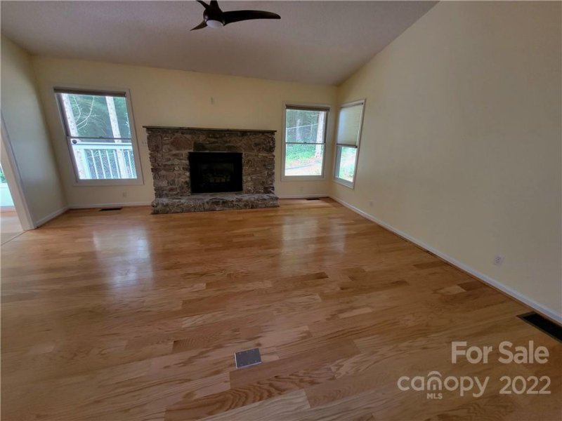 Property image 4 at 32b Larkspur Court, Asheville, NC 28805