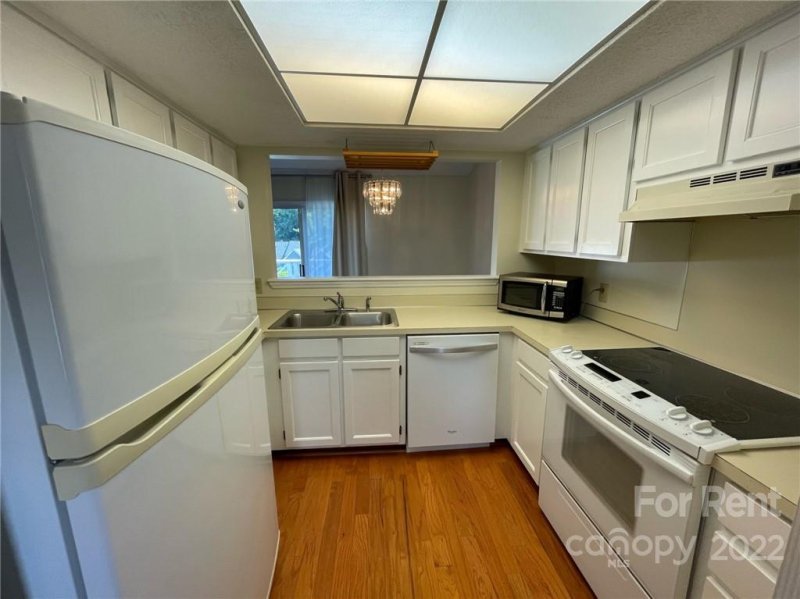 Property image 5 at 2910 Iron Gate Lane, Charlotte, NC 28212