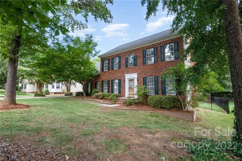 Property image 3 at 3101 Laurelwood Drive, Matthews, NC 28105