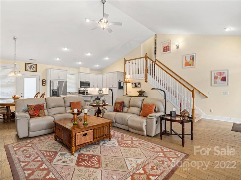 Property image 2 at 40 Pinebrook Club Drive, Asheville, NC 28804