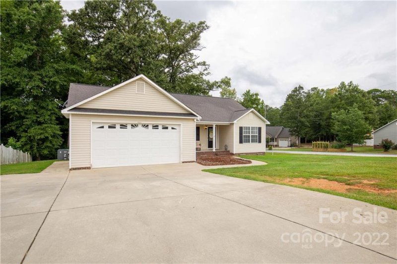 3258 Silver Fox Circle