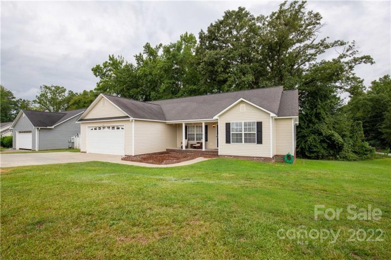 Property image 3 at 3258 Silver Fox Circle, Lancaster, SC 29720