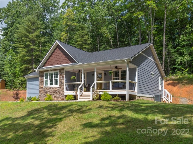 31 Oak Mountain Drive