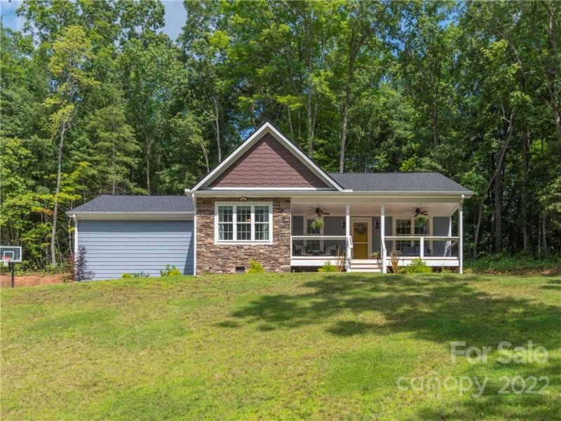 Property image 2 at 31 Oak Mountain Drive, Leicester, NC 28748