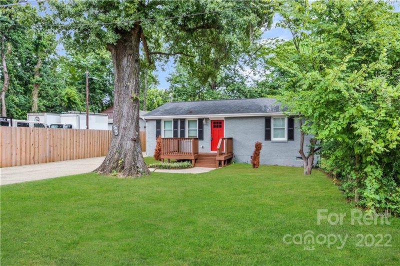 Property image 3 at 1625 Finchley Drive, Charlotte, NC 28215