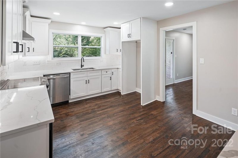 Property image 5 at 5919 Charing Place, Charlotte, NC 28211