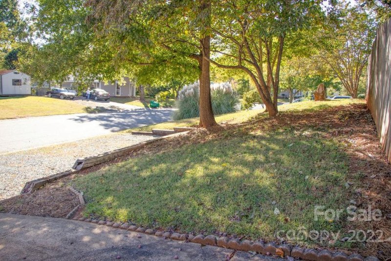 Property image 4 at 6601 Old Meadow Road, Charlotte, NC 28227