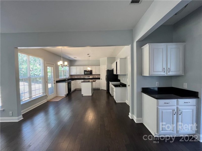 Property image 4 at 8601 Fieldcroft Drive, Charlotte, NC 28277