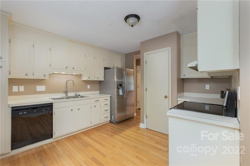 Property image 4 at 7717 Saint Moritz Lane, Charlotte, NC 28226