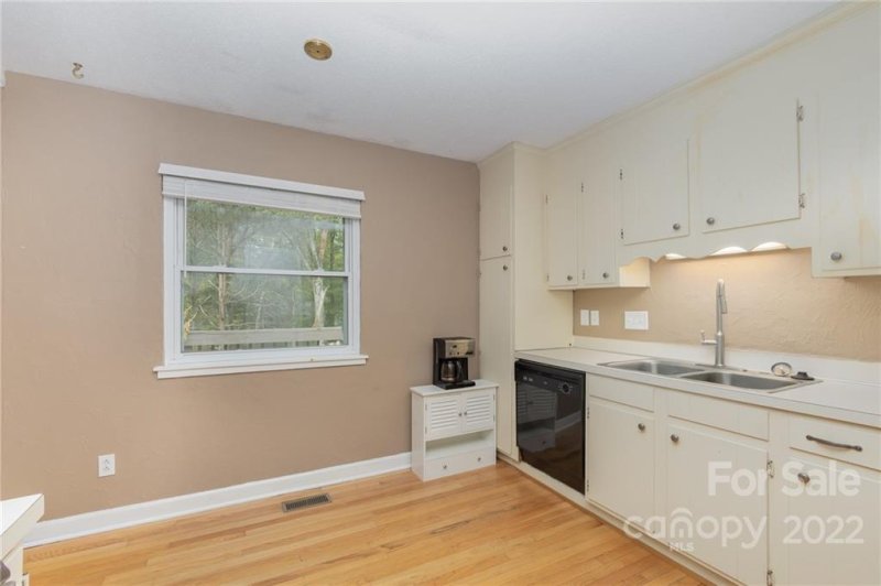 Property image 5 at 7717 Saint Moritz Lane, Charlotte, NC 28226