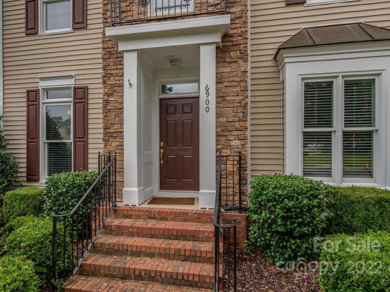 Property image 2 at 6900 Red Maple Drive, Charlotte, NC 28277