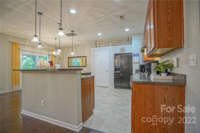 Property image 4 at 4910 Muskogee Drive, Charlotte, NC 28212