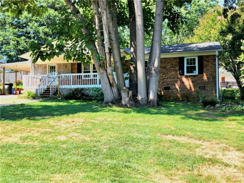 Property image 3 at 705 Castlewood Drive, Gastonia, NC 28056