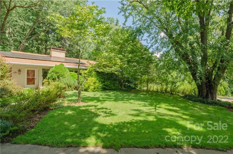 Property image 4 at 21 Beaverbrook Road, Asheville, NC 28804
