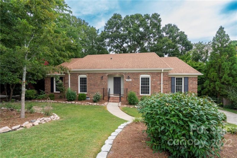 Property image 3 at 9931 Tealridge Lane, Charlotte, NC 28277