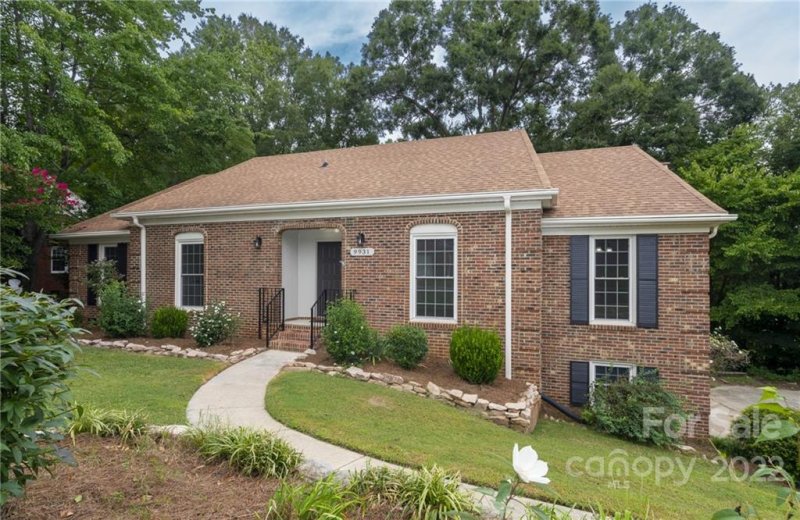 Property image 4 at 9931 Tealridge Lane, Charlotte, NC 28277