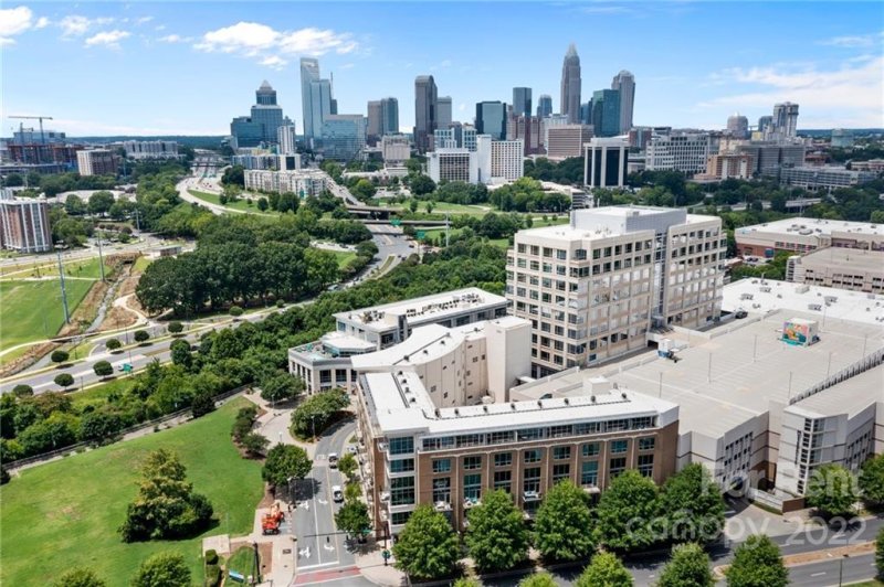 Property image 2 at 1133 Metropolitan Avenue, Charlotte, NC 28204