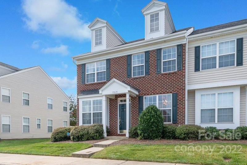 7519 Bluff Point Lane