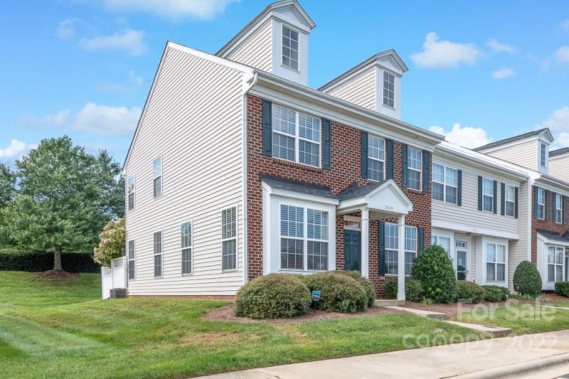 Property image 2 at 7519 Bluff Point Lane, Denver, NC 28037