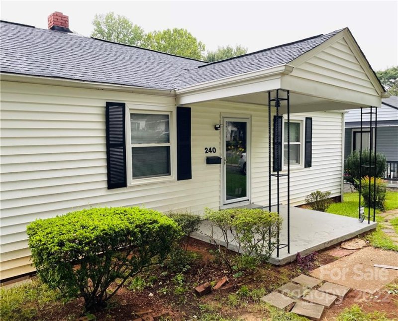 Property image 3 at 240 Keswick Avenue, Charlotte, NC 28206