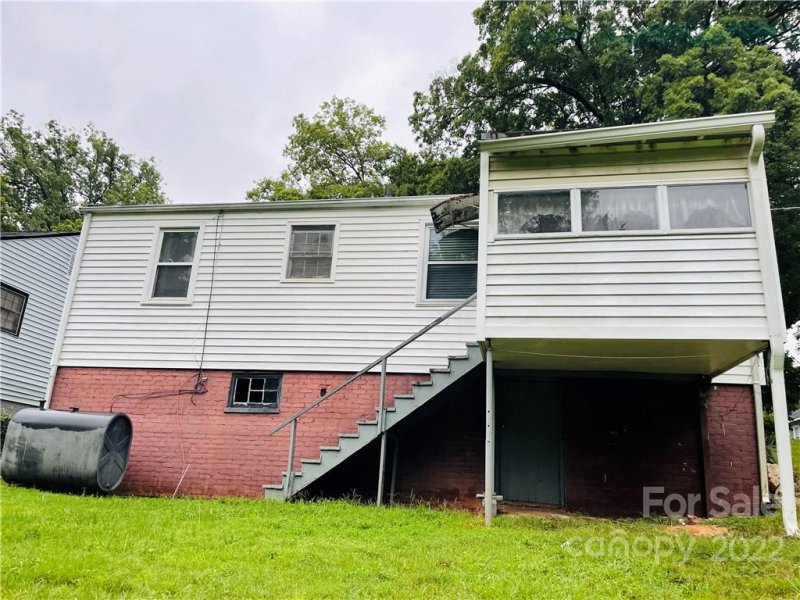 Property image 4 at 240 Keswick Avenue, Charlotte, NC 28206