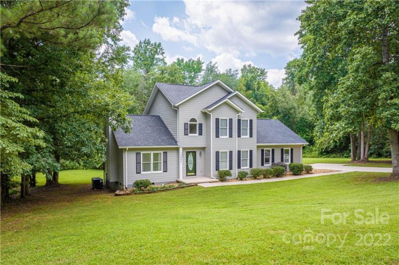 Property image 2 at 3993 Seaver Court, Hickory, NC 28602