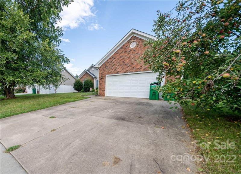 Property image 4 at 568 Scarlet Leaf Lane, Oakboro, NC 28129