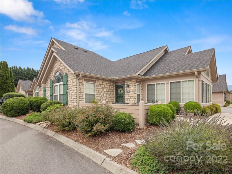 74 Mountain Meadow Circle