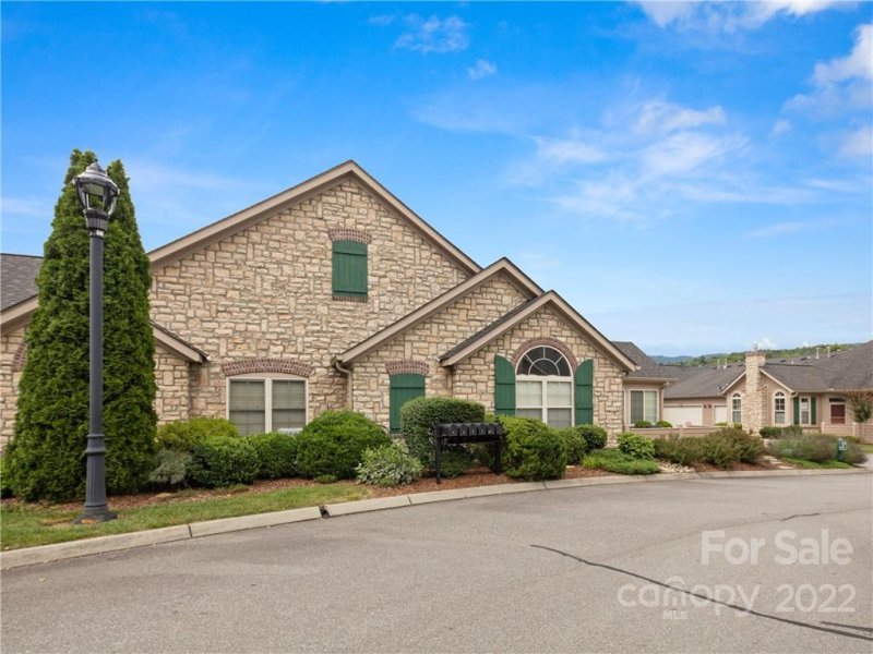 Property image 2 at 74 Mountain Meadow Circle, Weaverville, NC 28787