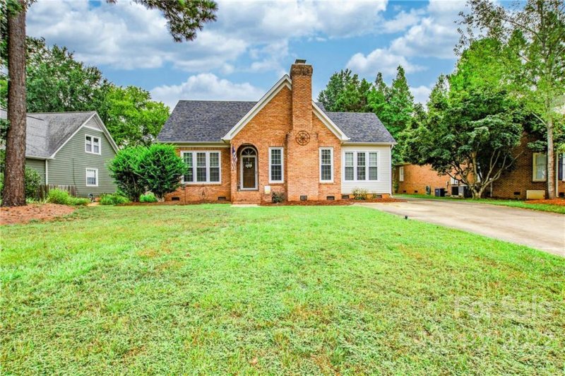 1876 Steeplechase Drive