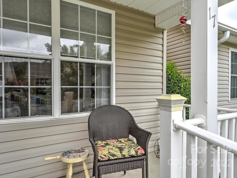 Property image 4 at 17 S Woodridge View Court, Hendersonville, NC 28791