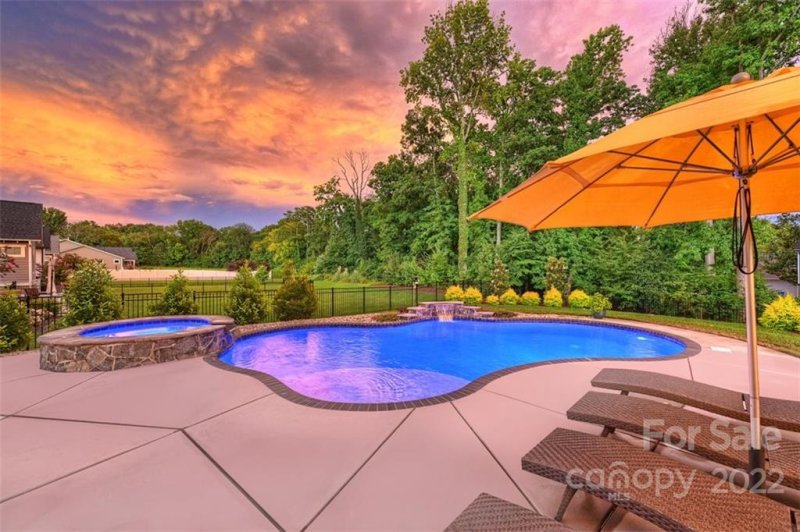 Property image 3 at 128 Slocumb Lane, Mooresville, NC 28117