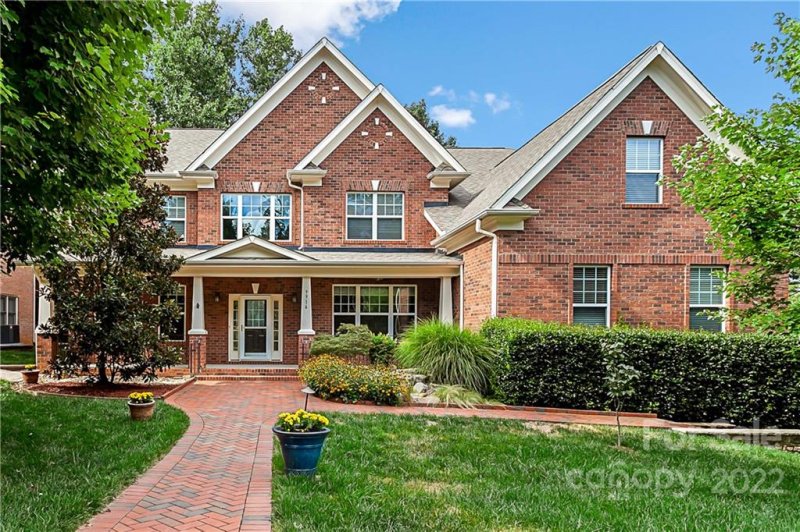 9916 Hazelview Drive