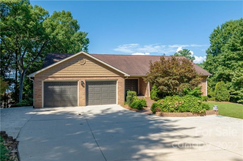 Property image 2 at 1578 Calls Lodge Court, Morganton, NC 28655