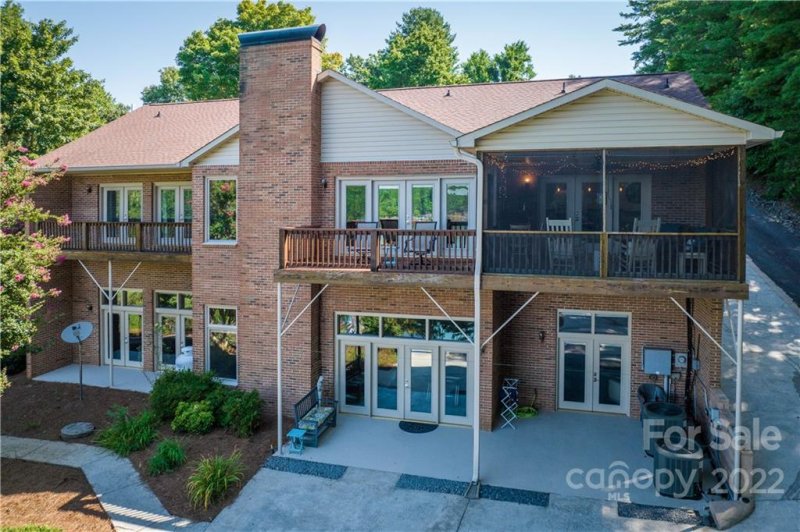 Property image 3 at 1578 Calls Lodge Court, Morganton, NC 28655