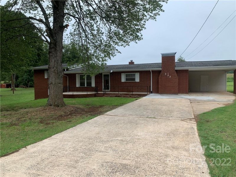 Property image 3 at 333 S 8th Avenue, Maiden, NC 28650